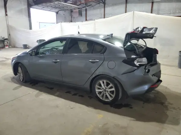 3KPFL4A76HE096319 2017 KIA FORTE - Image 2