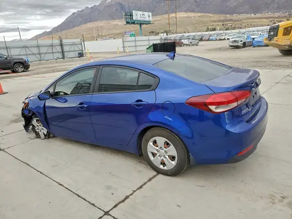 3KPFL4A76HE096854 2017 KIA FORTE - Image 2