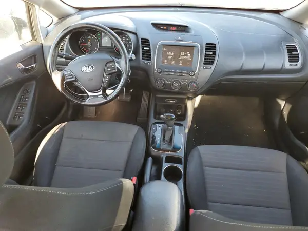 3KPFL4A76HE098152 2017 KIA FORTE - Image 8