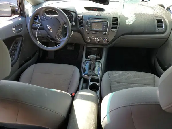 3KPFL4A76HE100191 2017 KIA FORTE - Image 8