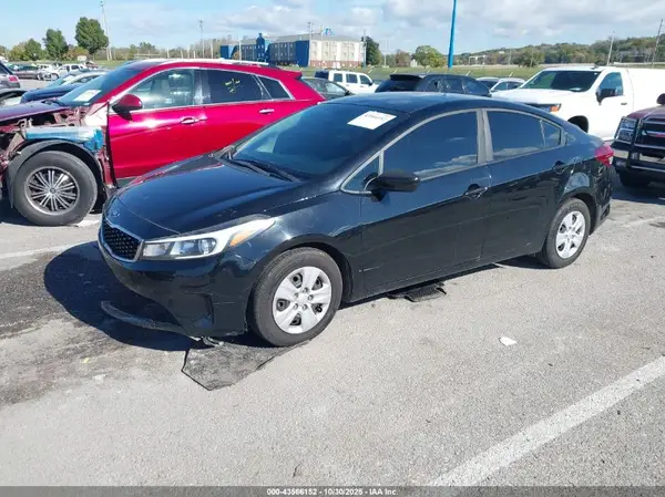 3KPFL4A76HE100949 2017 KIA FORTE - Image 2