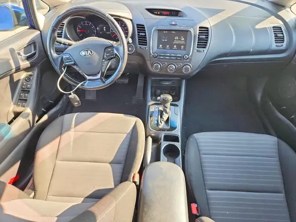 3KPFL4A76HE102085 2017 KIA FORTE - Image 8