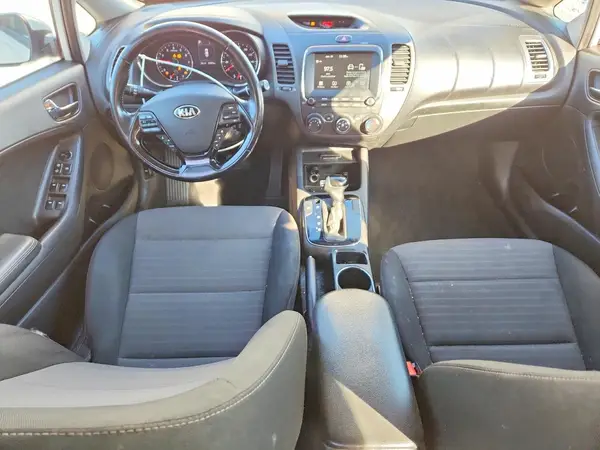 3KPFL4A76HE103236 2017 KIA FORTE - Image 8