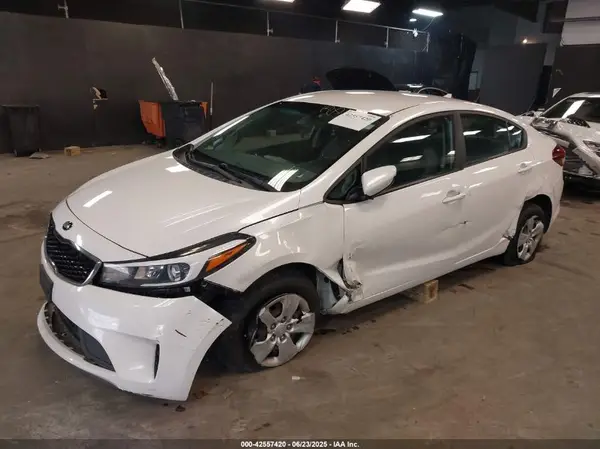 3KPFL4A76HE108887 2017 KIA FORTE - Image 2