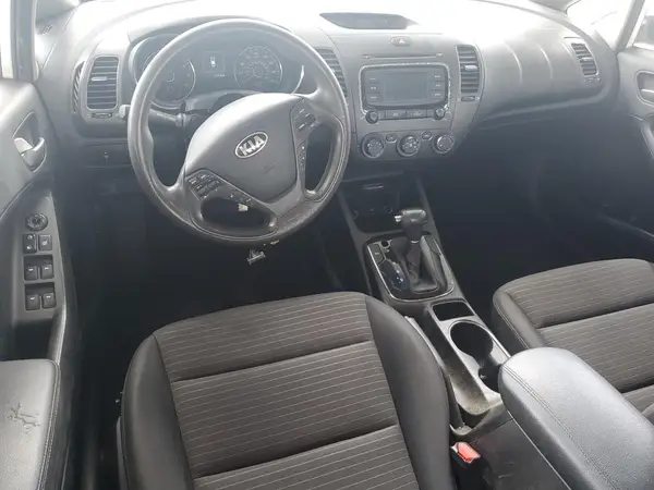 3KPFL4A76HE114138 2017 KIA FORTE - Image 8