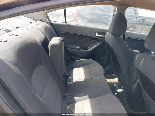 3KPFL4A76HE114849 2017 KIA FORTE - Image 8