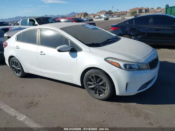 3KPFL4A76HE116813 2017 KIA FORTE - Image 1