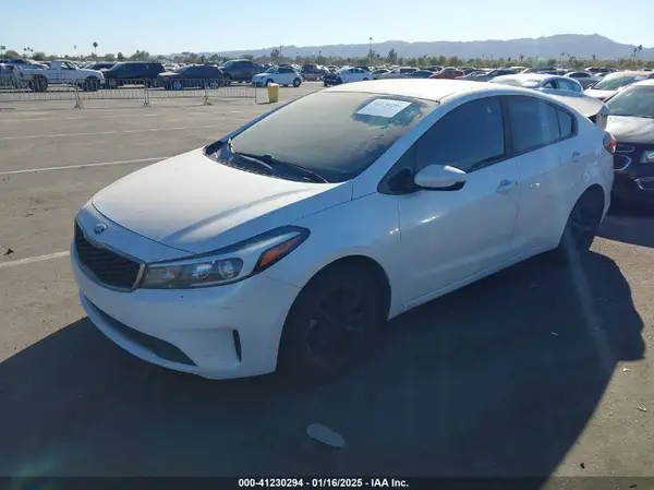 3KPFL4A76HE116813 2017 KIA FORTE - Image 2