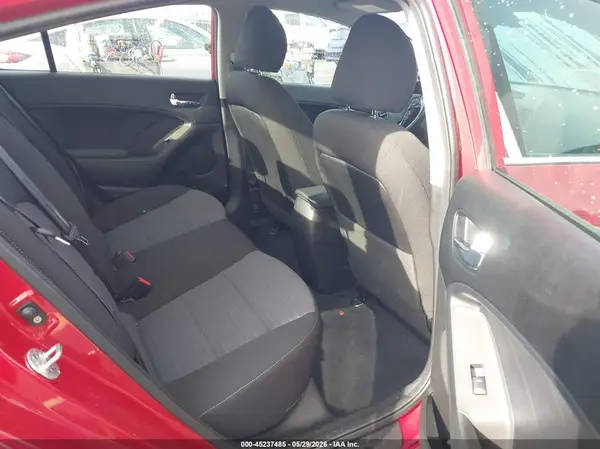 3KPFL4A76HE117167 2017 KIA FORTE - Image 8