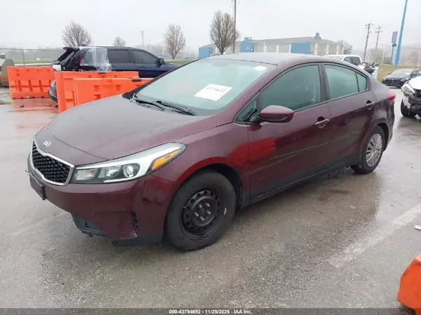 3KPFL4A76HE120490 2017 KIA FORTE - Image 2