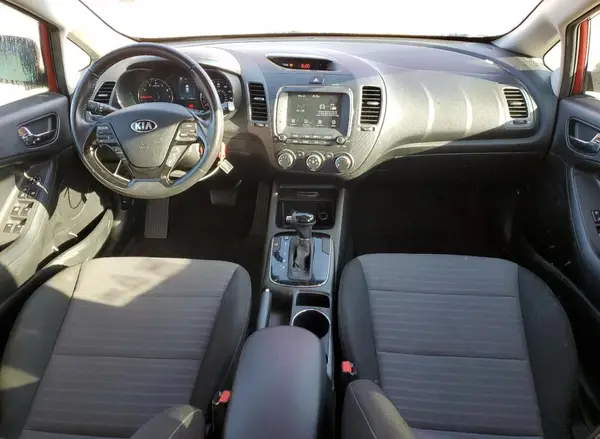 3KPFL4A76HE121249 2017 KIA FORTE - Image 8