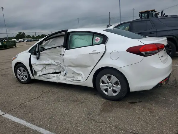 3KPFL4A76HE121848 2017 KIA FORTE - Image 2