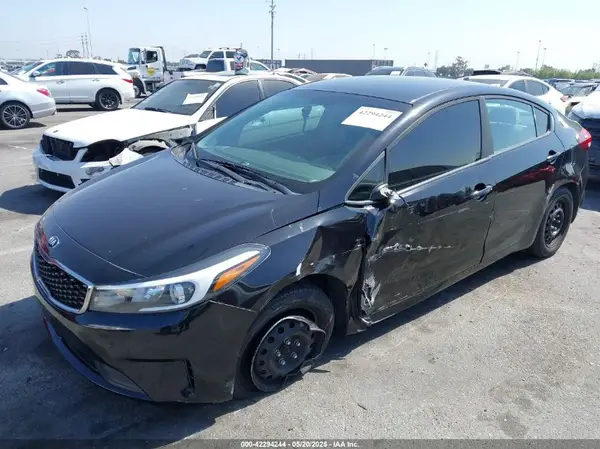 3KPFL4A76HE123602 2017 KIA FORTE - Image 2