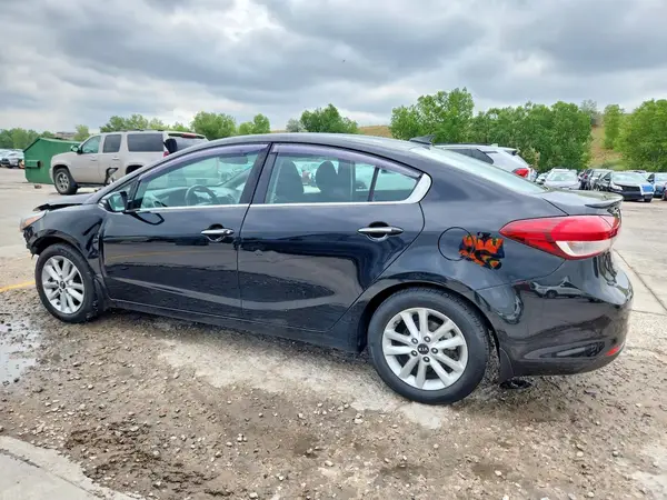 3KPFL4A76HE125530 2017 KIA FORTE - Image 2