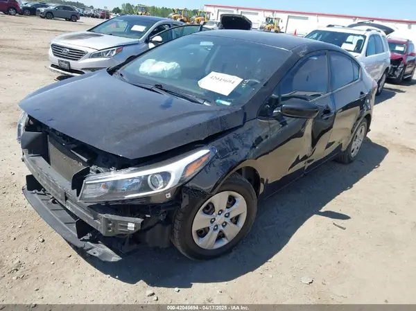 3KPFL4A76HE129271 2017 KIA FORTE - Image 2