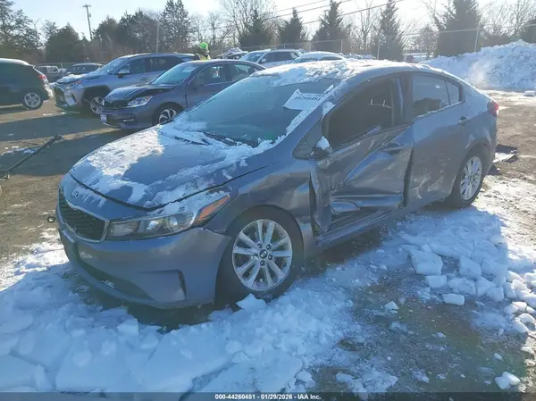 3KPFL4A76HE129691 2017 KIA FORTE - Image 2