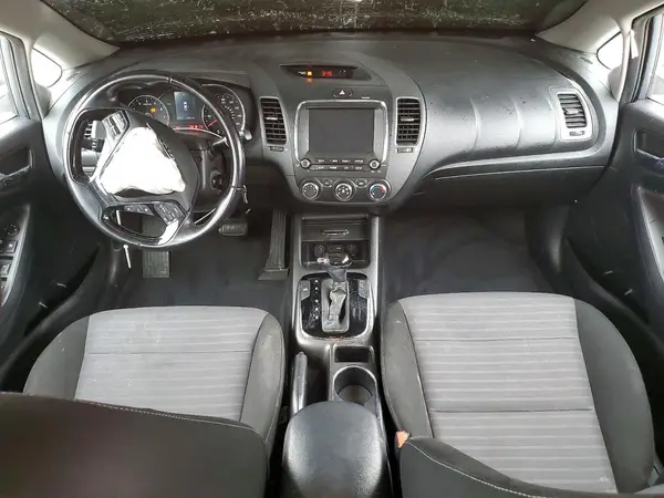 3KPFL4A76HE130758 2017 KIA FORTE - Image 8