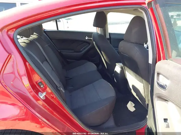 3KPFL4A76HE131330 2017 KIA FORTE - Image 8