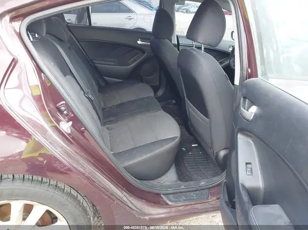 3KPFL4A76HE131893 2017 KIA FORTE - Image 8