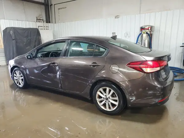 3KPFL4A76HE132588 2017 KIA FORTE - Image 2