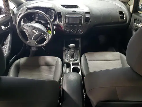 3KPFL4A76HE132588 2017 KIA FORTE - Image 8
