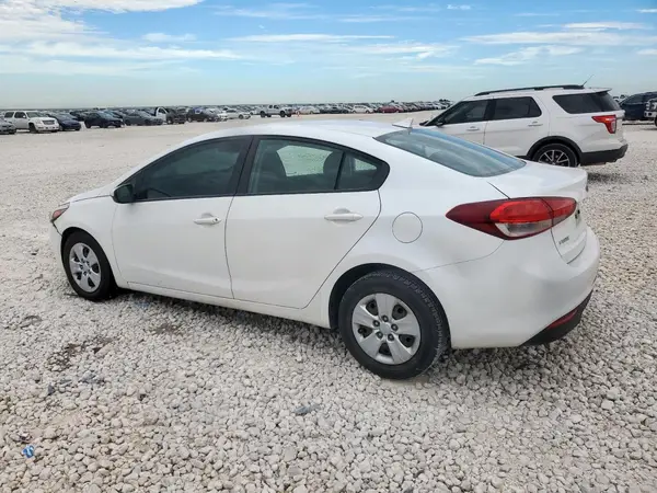 3KPFL4A76HE137404 2017 KIA FORTE - Image 2