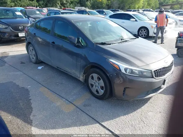 3KPFL4A76HE143574 2017 KIA FORTE - Image 1