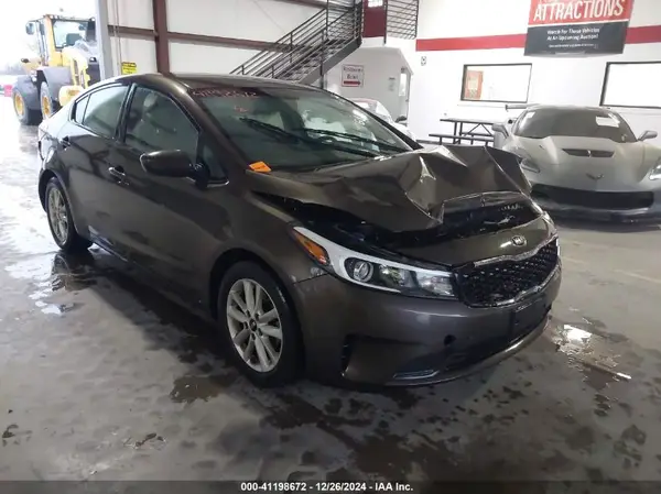 3KPFL4A76HE144577 2017 KIA FORTE - Image 1