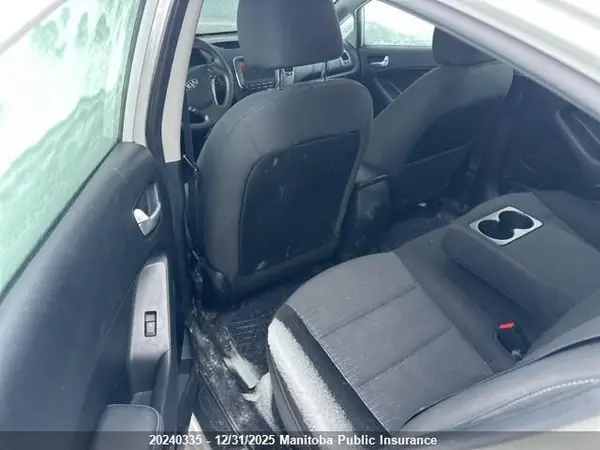 3KPFL4A76HE146622 2017 KIA FORTE - Image 8