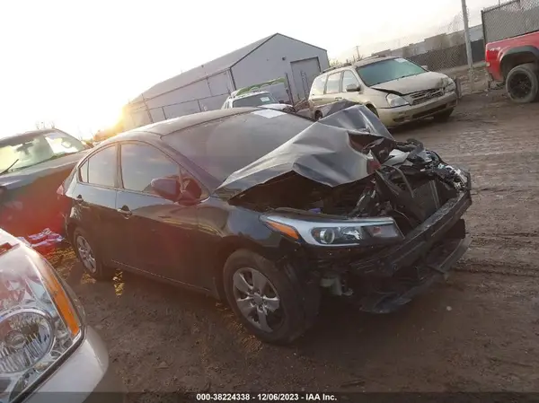 3KPFL4A76HE147687 2017 KIA FORTE - Image 1