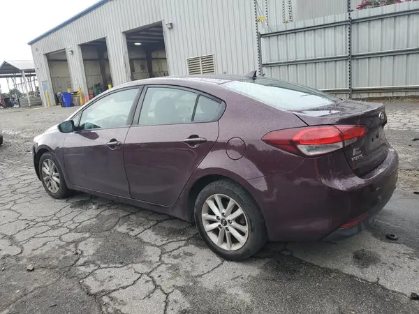 3KPFL4A76HE148516 2017 KIA FORTE - Image 2