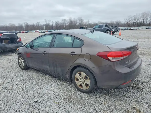 3KPFL4A76HE148810 2017 KIA FORTE - Image 2