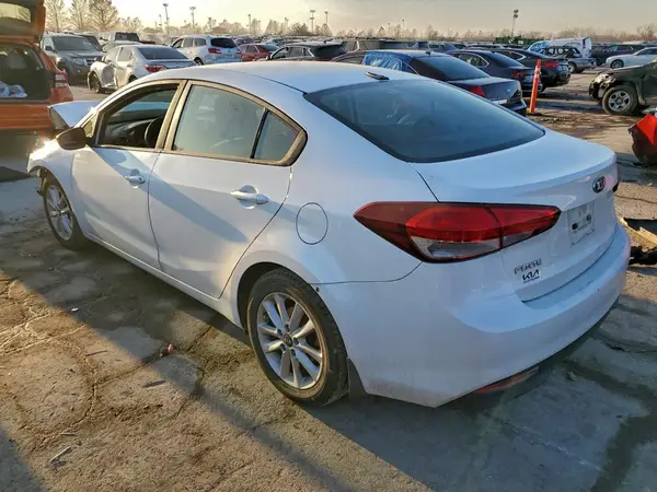 3KPFL4A76HE151688 2017 KIA FORTE - Image 2