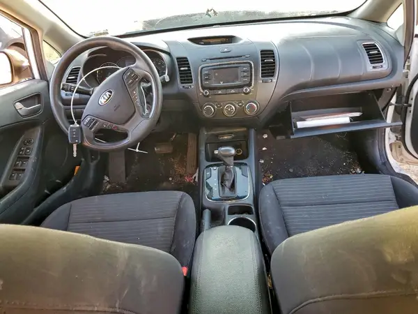3KPFL4A76HE151688 2017 KIA FORTE - Image 8