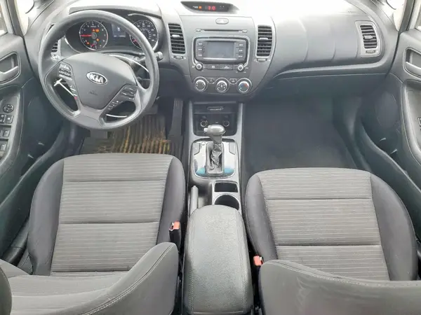 3KPFL4A76HE153442 2017 KIA FORTE - Image 8