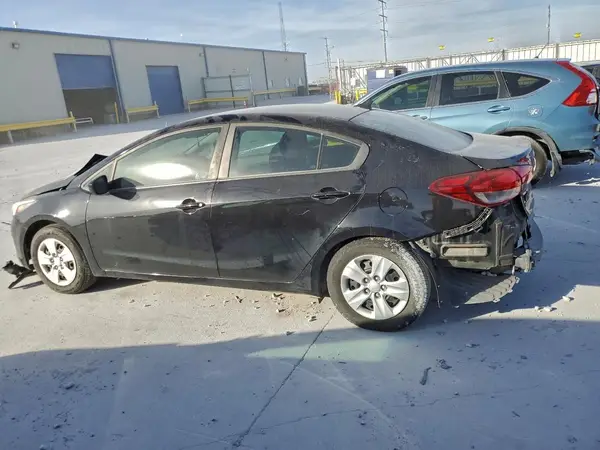 3KPFL4A76HE161427 2017 KIA FORTE - Image 2