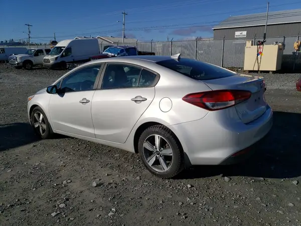 3KPFL4A76JE163247 2018 KIA FORTE - Image 2