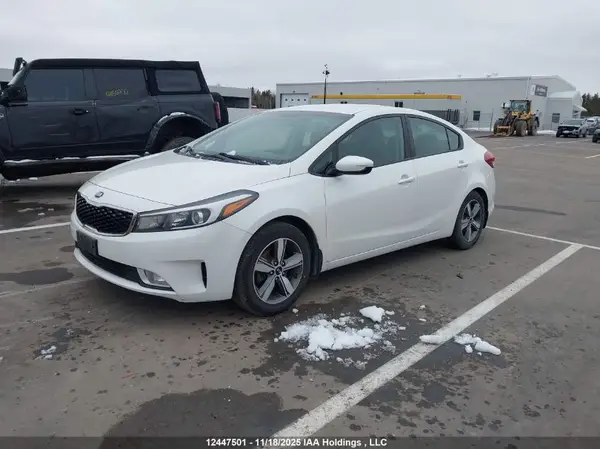 3KPFL4A76JE163751 2018 KIA FORTE - Image 2