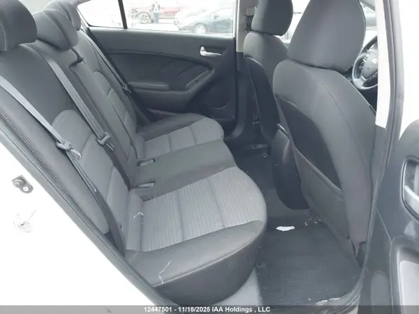 3KPFL4A76JE163751 2018 KIA FORTE - Image 8