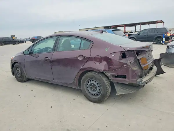 3KPFL4A76JE164754 2018 KIA FORTE - Image 2
