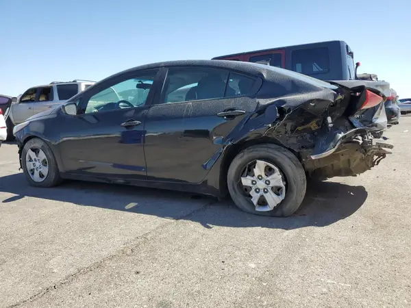 3KPFL4A76JE164883 2018 KIA FORTE - Image 2