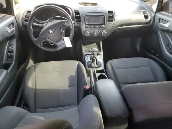 3KPFL4A76JE166262 2018 KIA FORTE - Image 8