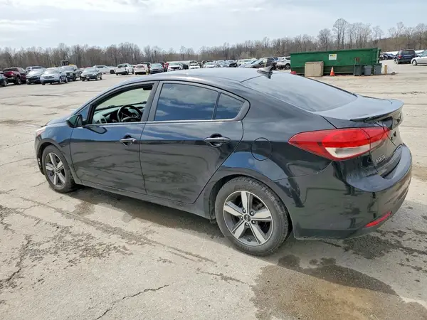3KPFL4A76JE170649 2018 KIA FORTE - Image 2