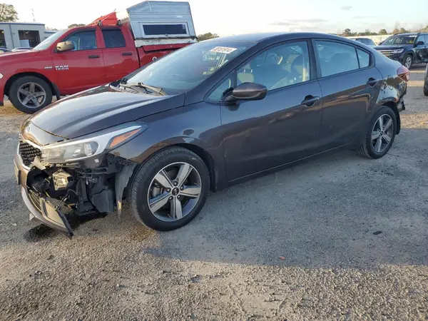 3KPFL4A76JE171817 2018 KIA FORTE - Image 1
