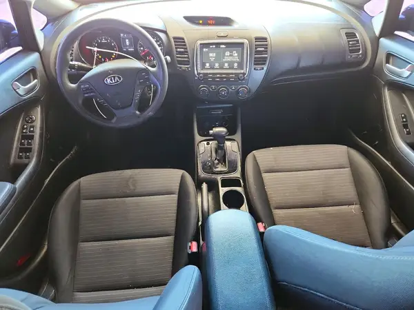 3KPFL4A76JE172028 2018 KIA FORTE - Image 8