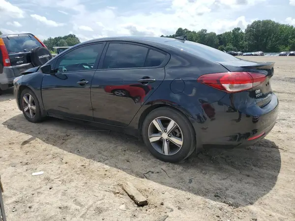 3KPFL4A76JE174426 2018 KIA FORTE - Image 2