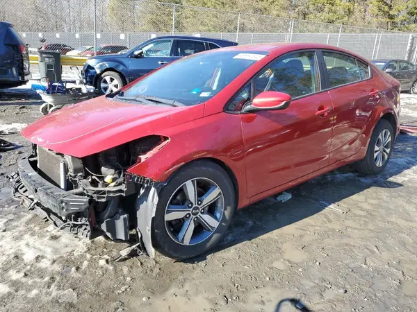 3KPFL4A76JE175477 2018 KIA FORTE - Image 1