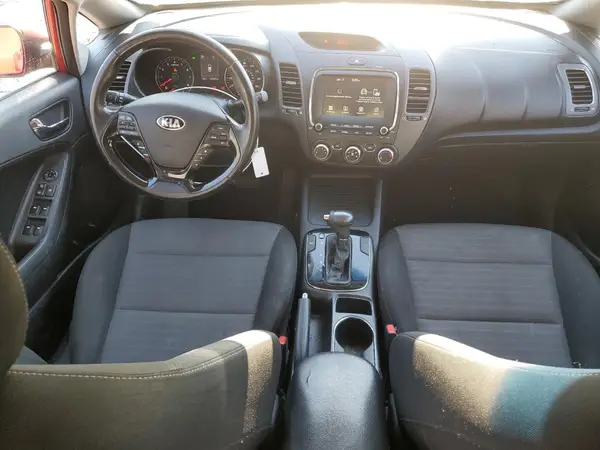 3KPFL4A76JE175477 2018 KIA FORTE - Image 8