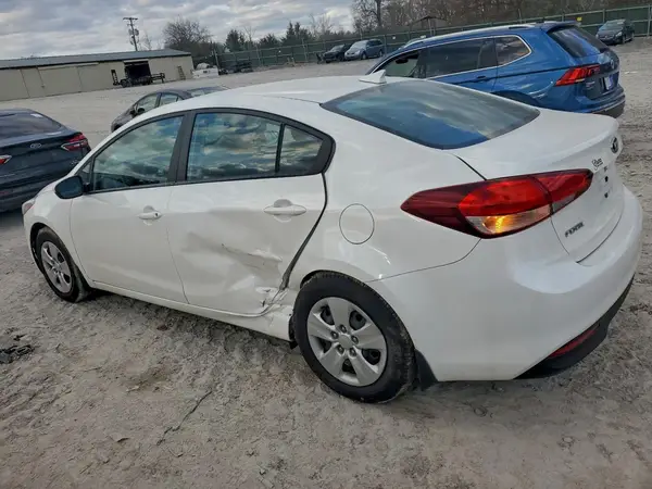 3KPFL4A76JE178248 2018 KIA FORTE - Image 2