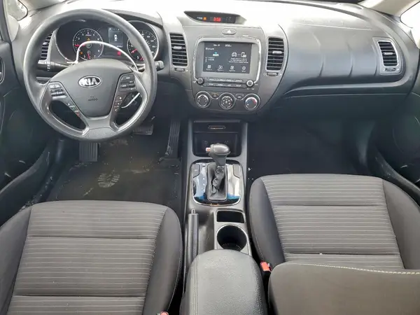 3KPFL4A76JE178248 2018 KIA FORTE - Image 8